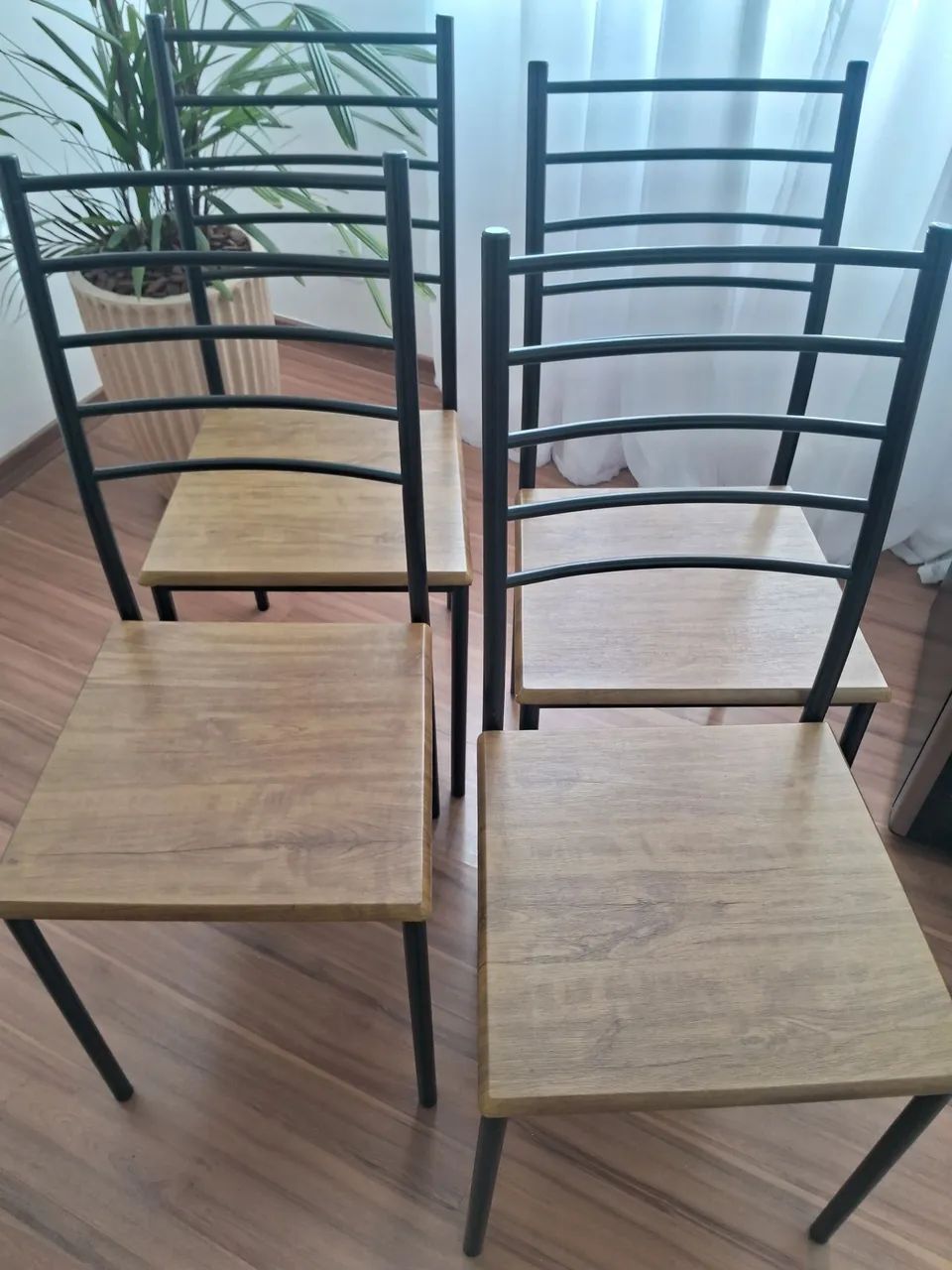 Mesa com 4 cadeiras **NOVA, POUCO USADA - Foto 5