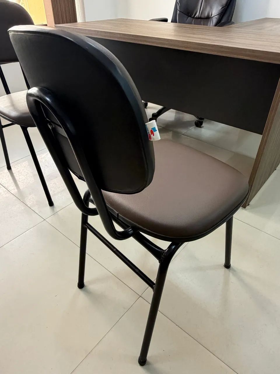 Cadeira escritório (secretária)  - Foto 2