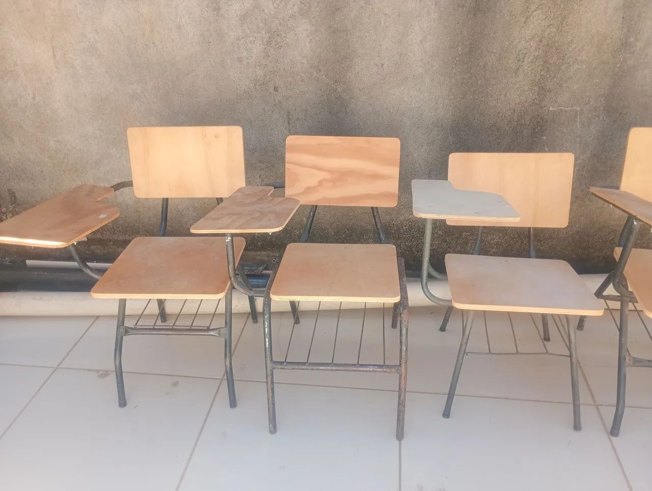 Cadeira escolar de madeira - Foto 4
