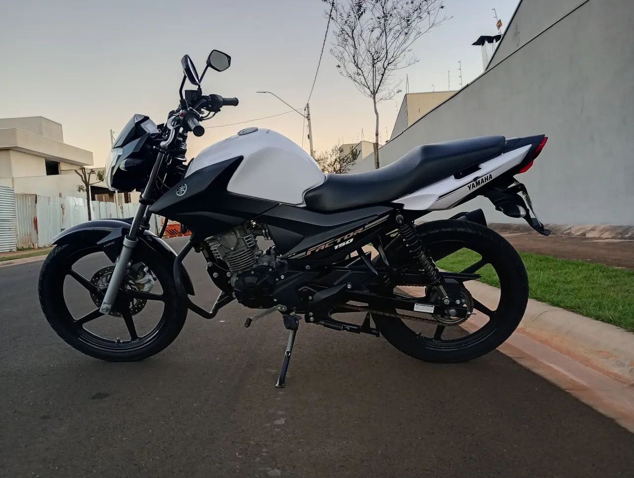 YBR Factor 2020 150 cc - Foto 2