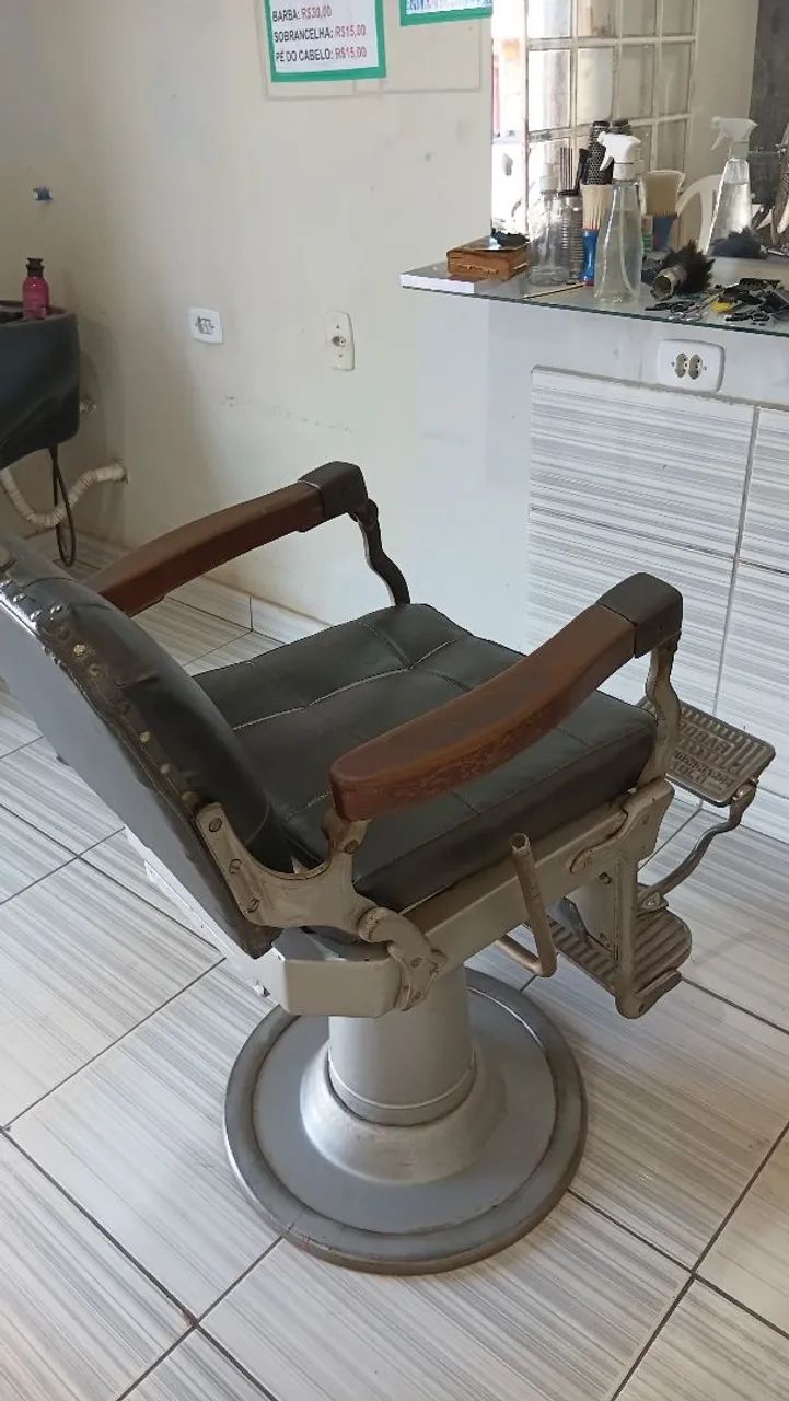 Cadeira  para barbeiro  retro - Foto 4