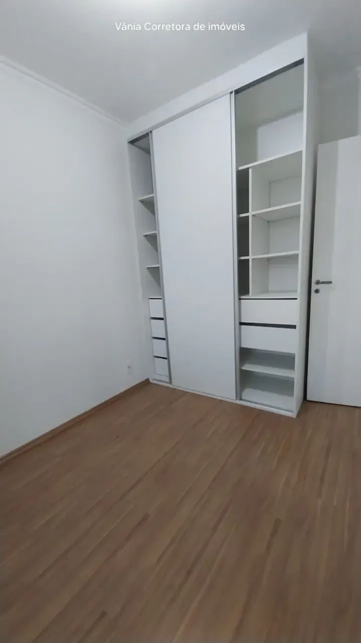 Apartamento 2 dormitórios, sala com sacada, condomínio doce vida. - Foto 4