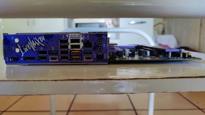 placa mae ASROCK Z790 LiveMixer - Peças de Hardware - Curitibanos