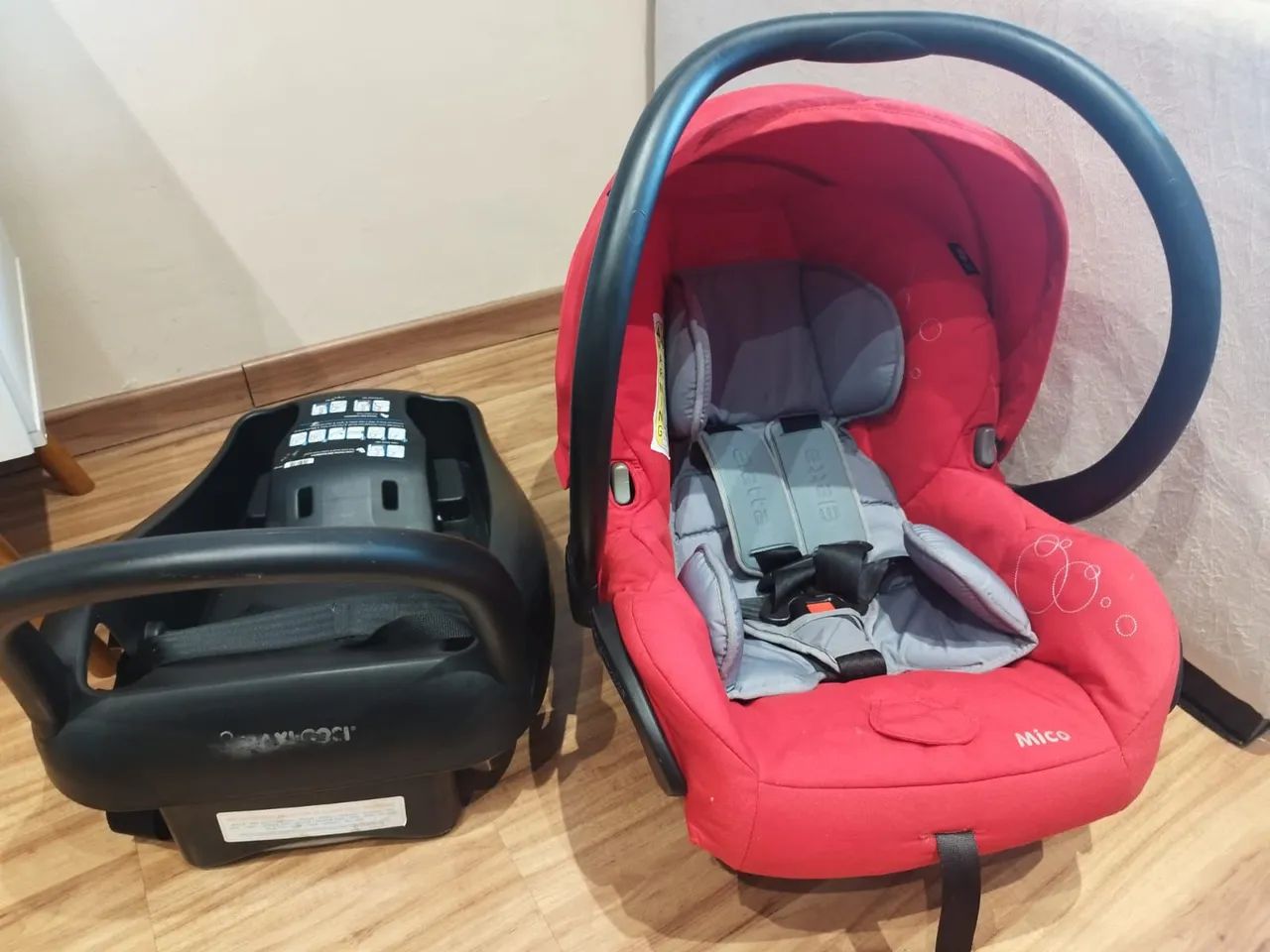 Bebê conforto Maxi cosi com base isofix 