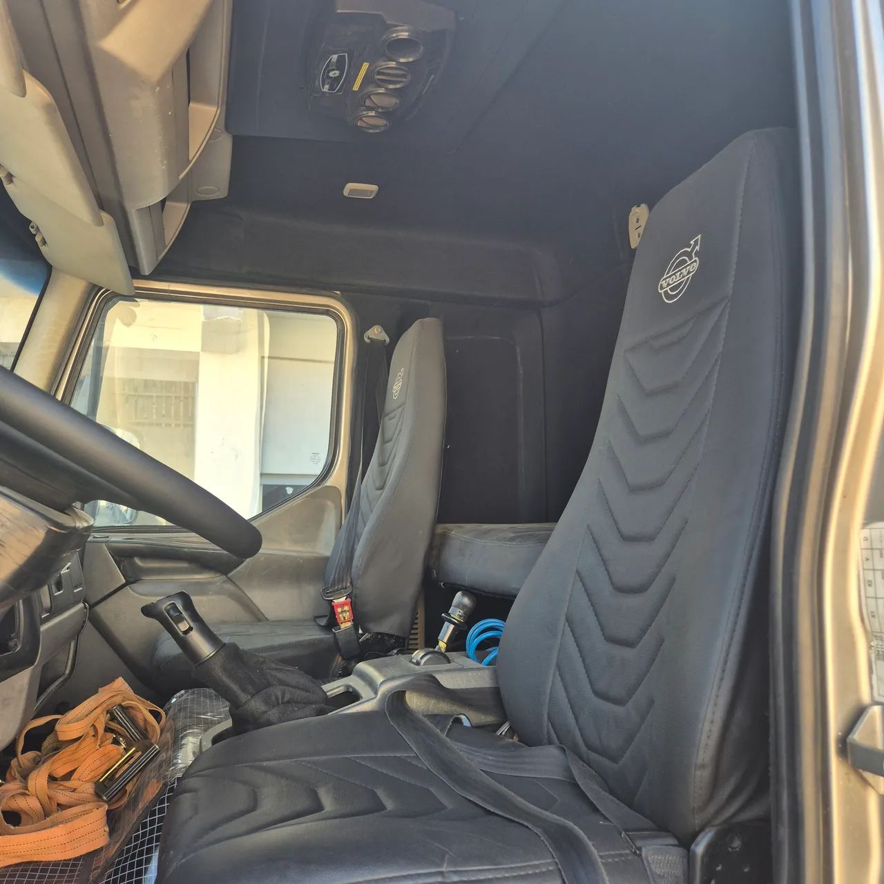 Volvo VM 260 - Foto 2