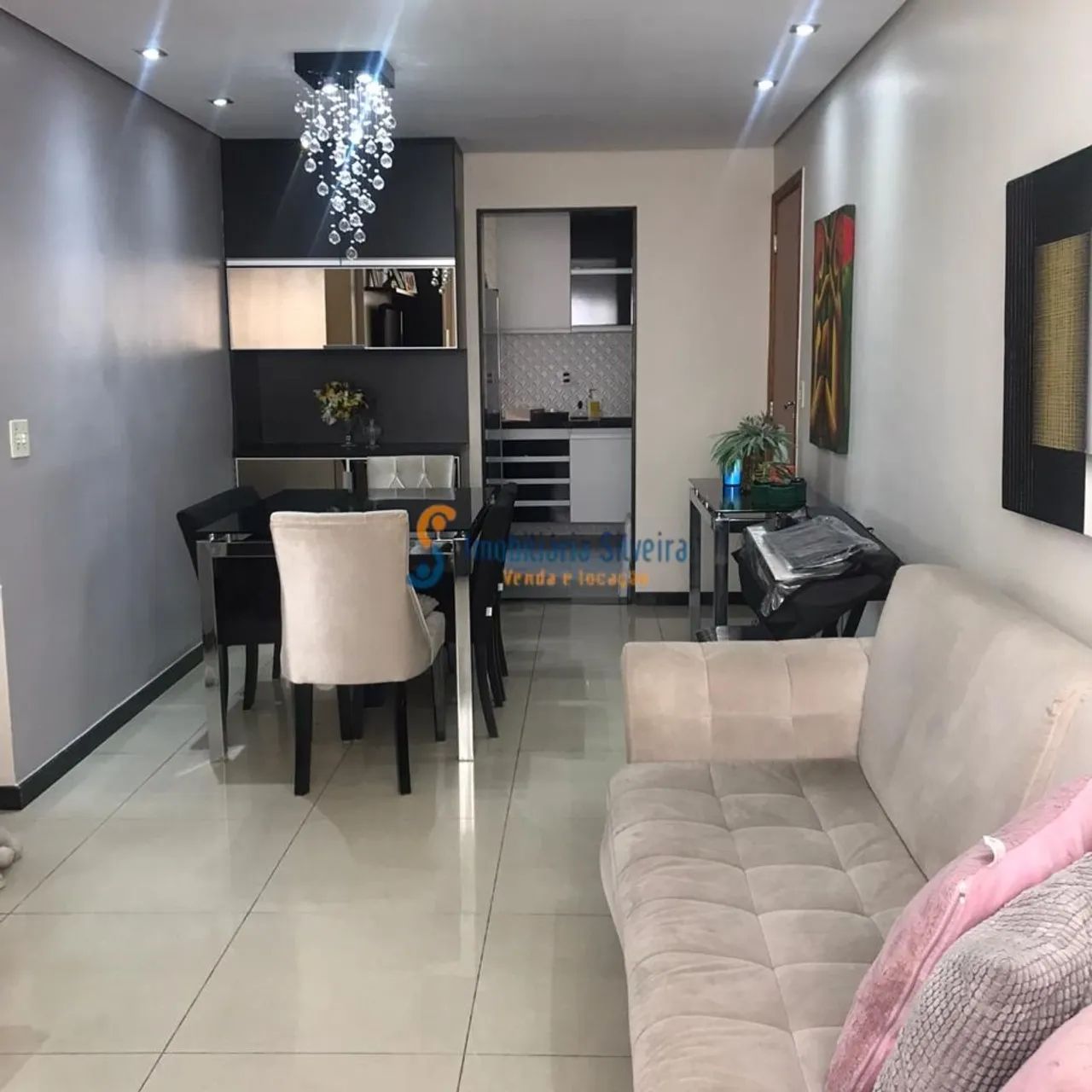Apartamento 2 quartos , suite, 2 vagas e elevador;