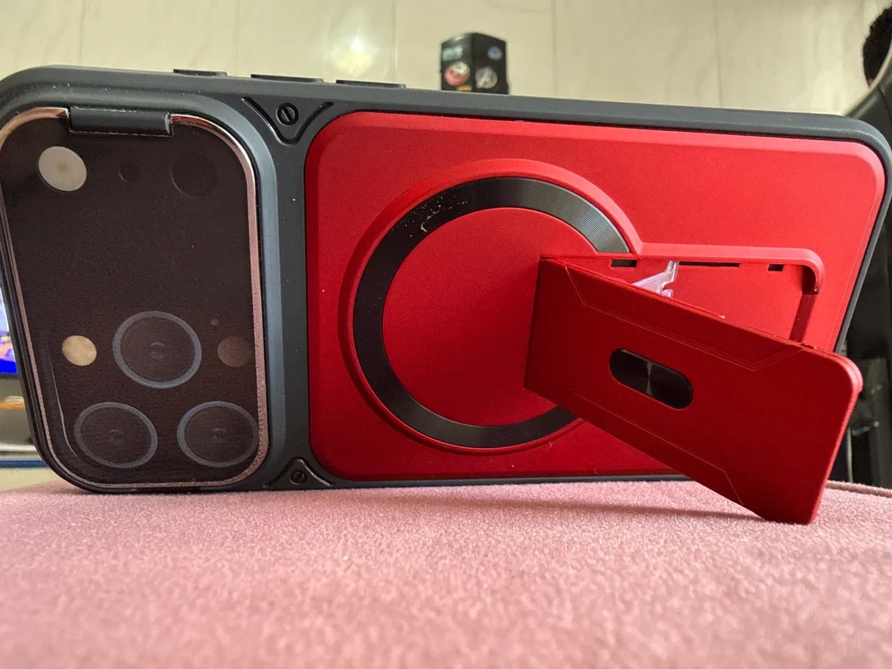 Capa vermelha magnética para iPhone 16 pro max  - Foto 4