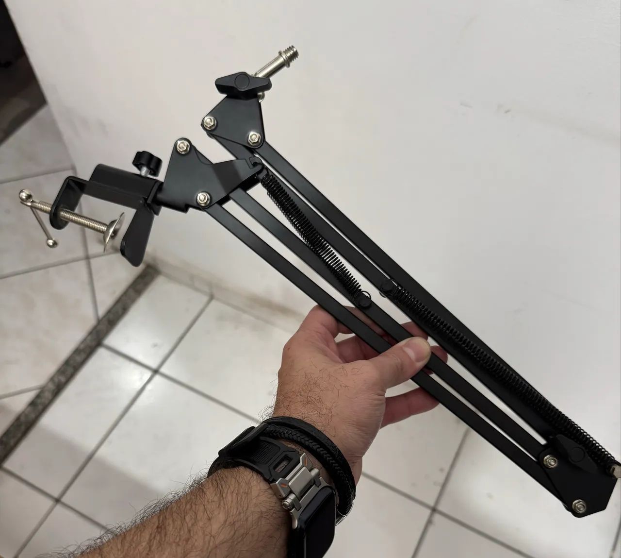 Microfone dinâmico Fifine K658, RGB. Com braço articulado grátis! - Foto 5