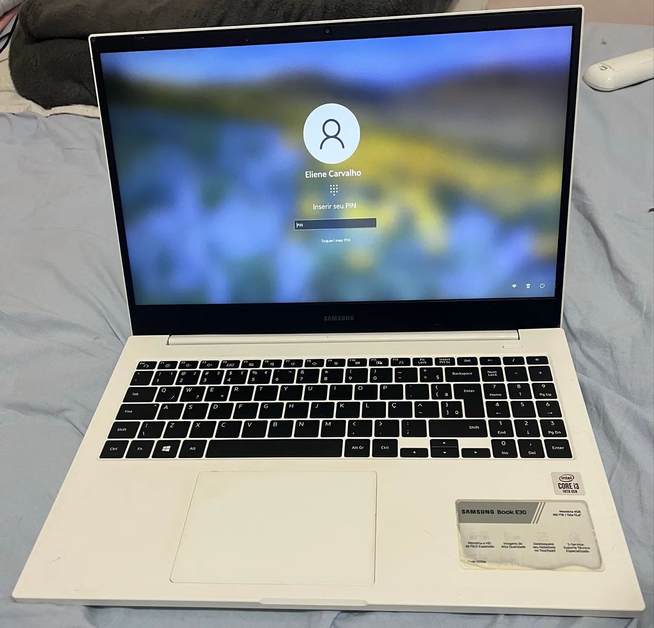 Samsung Book E30