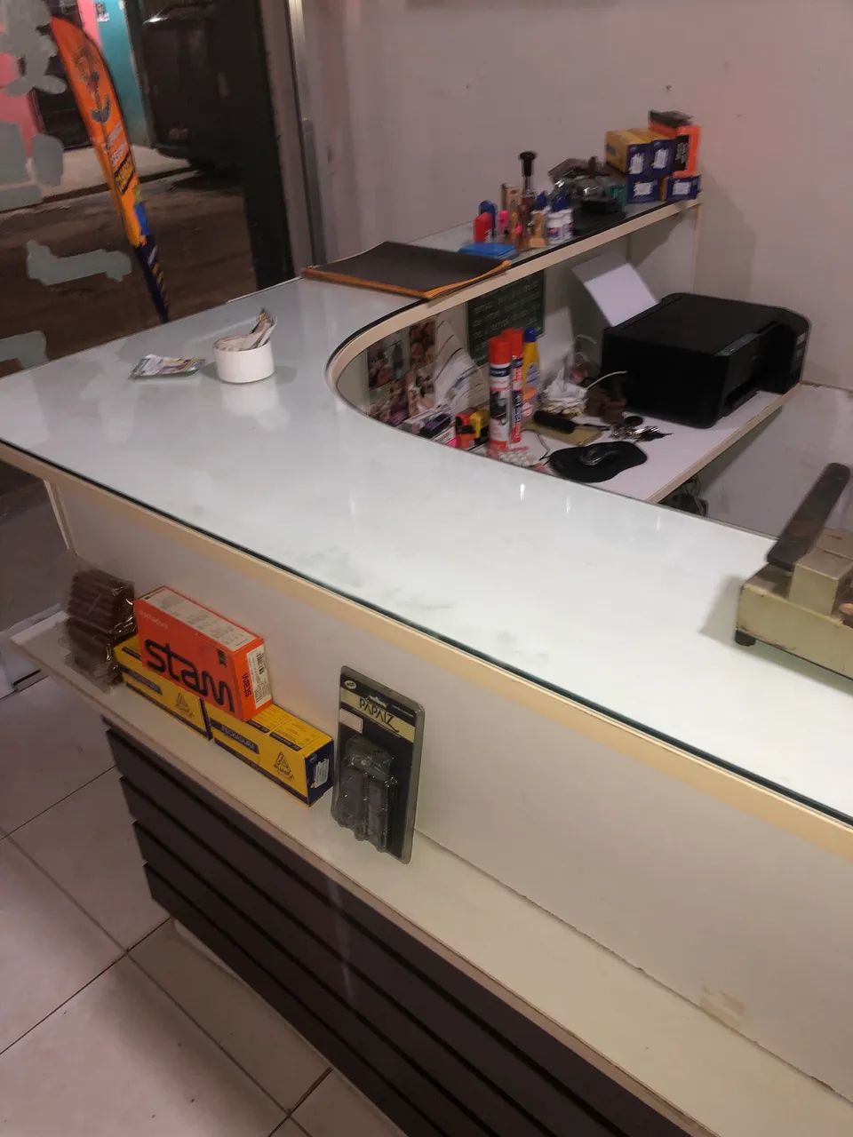 Balcão, expositor, comércio 