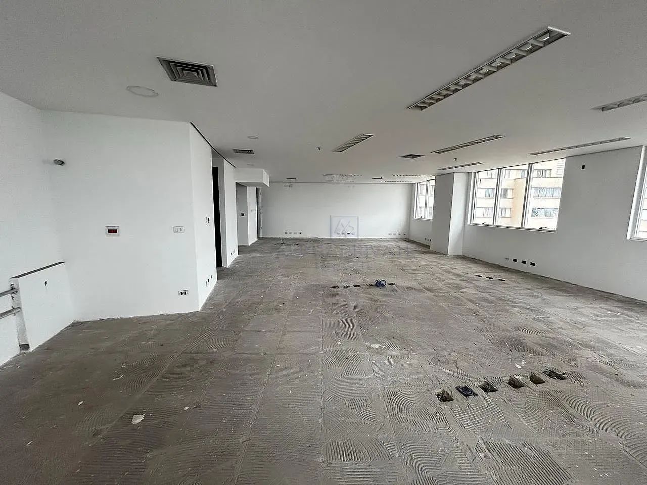 Sala/Conjunto para venda possui 106 metros quadrados - Foto 4