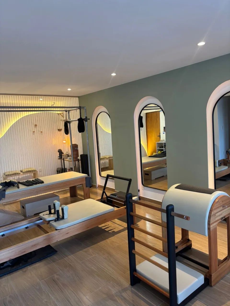 Vendo Studio de Pilates ou Apenas os aparelhos  - Foto 3