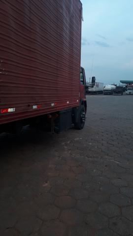 Ford cargo 88 mwm caixa de 7 turbina grande e reduzido baú 11 mts - Foto 2
