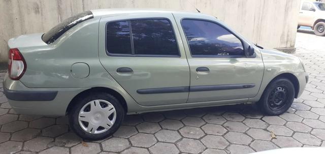 Renault Clio sedan 1.0 16v - Foto 8