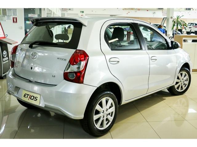TOYOTA ETIOS 1.5 X PLUS 16V FLEX 4P 2019 - Foto 3