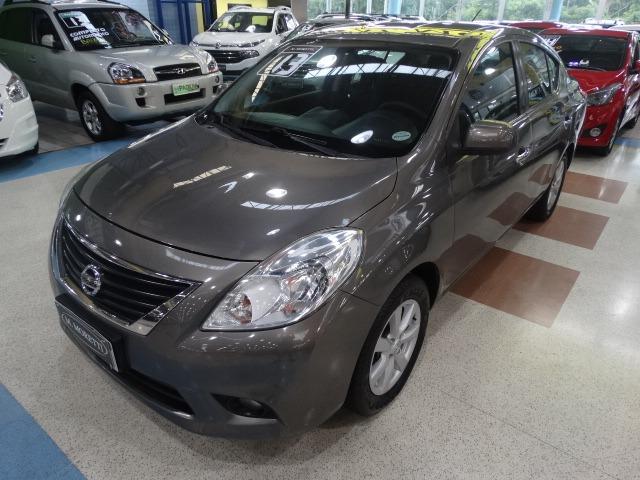 Versa SL 1.6 Flex 2013 * Completo