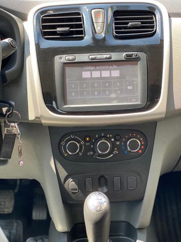 Renault Logan 1.6 2017 - Foto 13