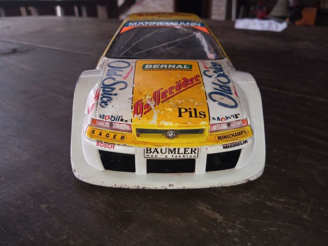 Miniatura Opel calibra v6