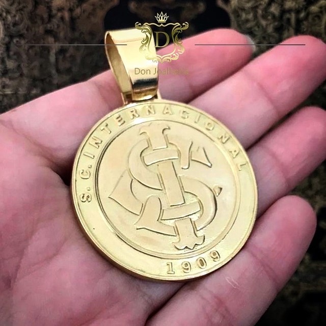 Pingente em ouro 18k Brasão Time 30 gramas - Foto 3