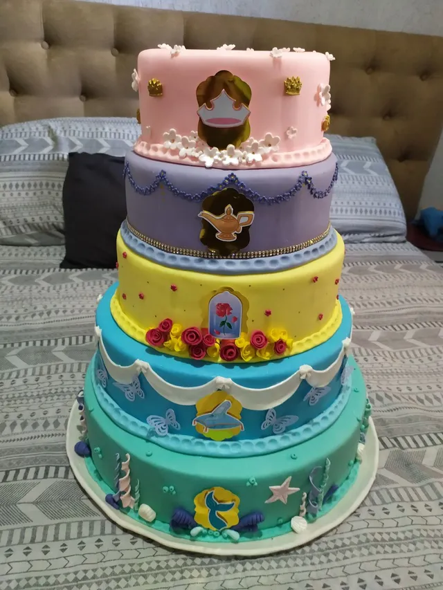 Bolo princesas da disney  +1 anúncios na OLX Brasil