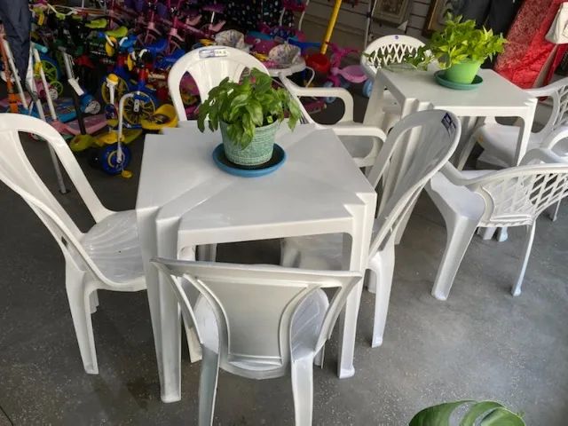 Jogo de mesa cadeira Tramontina branca nova pra restaurante partir de 260 reais cada