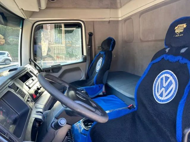 Volkswagen Constellation 24.250 cabinado teto alto  2009 chassis de 9 metros, 530.000km - Foto 8