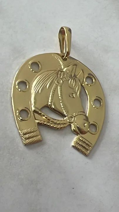 Pingente Ferradura com Cavalo 
