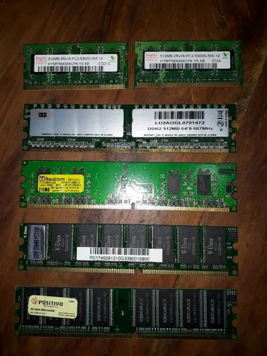 Kit com 6 memórias DDR e DDR2