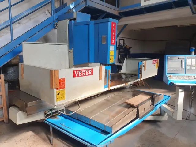 Fresadora CNC Veker Mod MVK-2500 Siemens 802D Ano 2011 - Foto 4