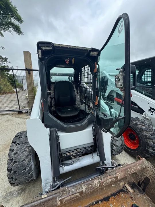 Mini carregadeira Bobcat S650 Ano 2014 - Foto 3
