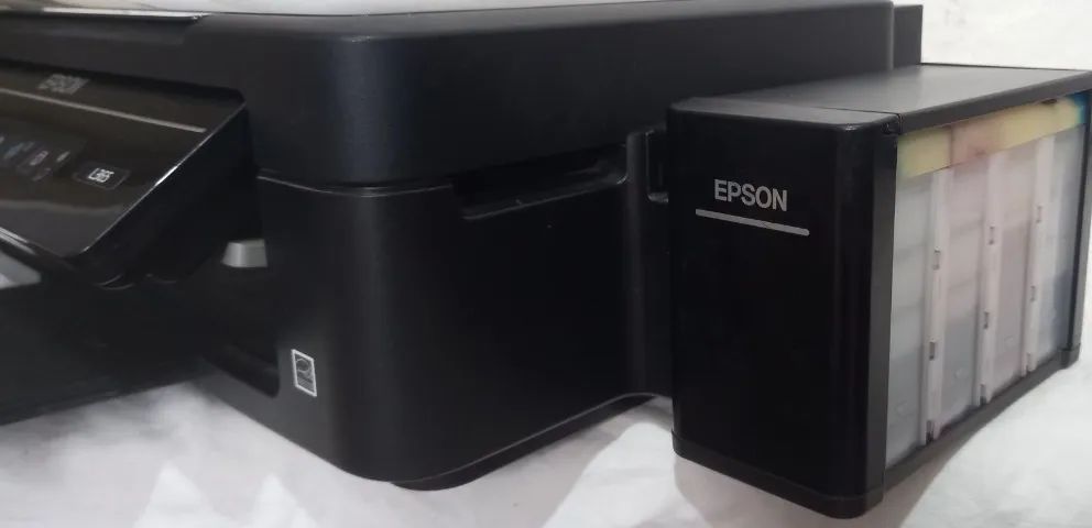 impressora epson L365 de tanque funcionando vê fotos só o amarelo com falhas - Foto 3