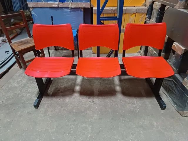 Vendo cadeiras longarinas iso com 3 lugares.( só novas )Lê a Descrição  - Foto 3