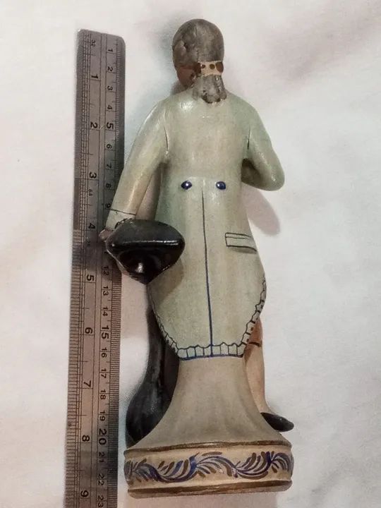 Antiga figura de porcelana de um músico - Foto 2