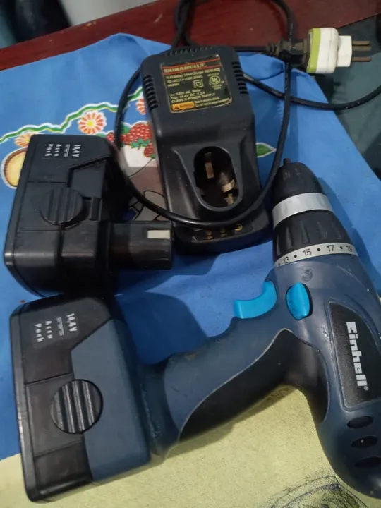 Furadeira e Parafusadeira Einhell 14.4v - Antiga