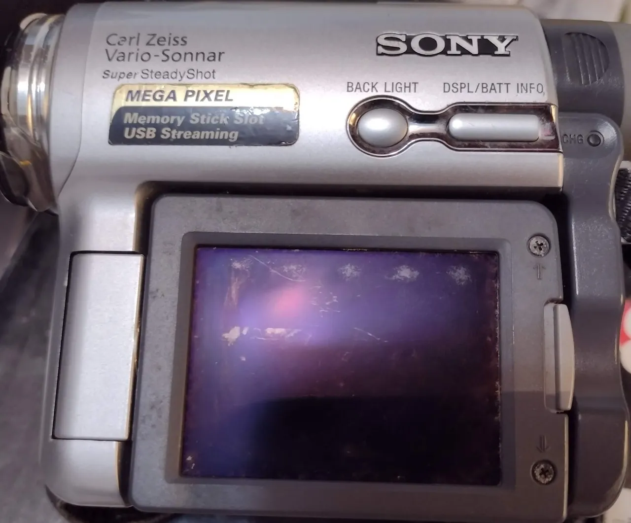 【ジャンク】SONY handycam video hi8 CCD-12TR Genuine Sony 12x SteadyShot Video Hi8 Handycam Recorder CCD-TR400