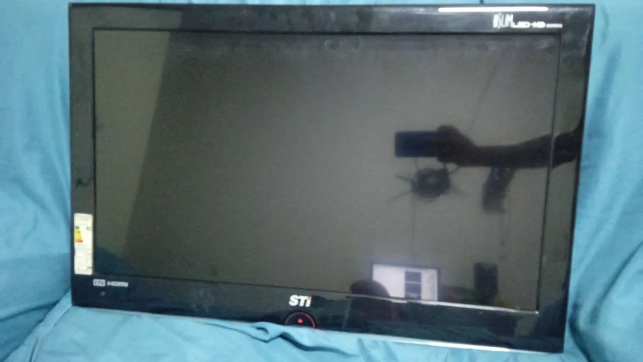 TV LED STI 32" LE3250 com defeito - Foto 3