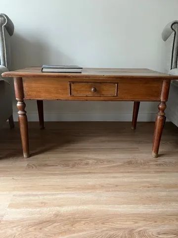 Mesa de madeira maciça antiga Maravilhosa 