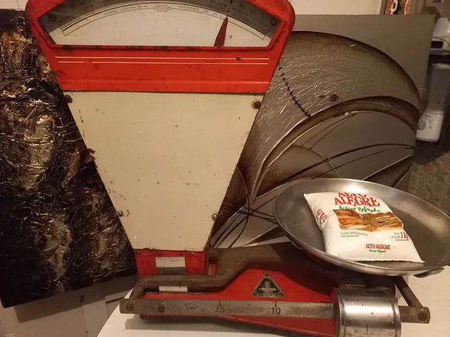 Antiga balança ibem 