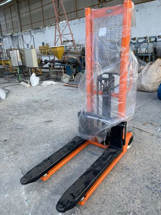 Empilhadeira manual 1500kg NOVA - Foto 4