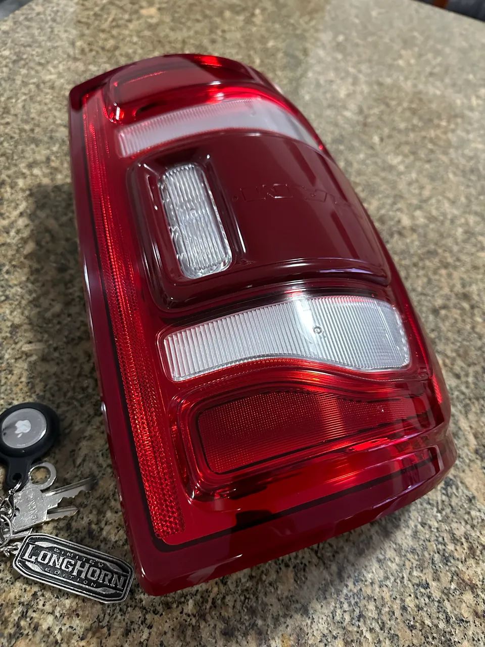 Lanterna traseira direita ram 2500 ou 3500 2019 a 2024