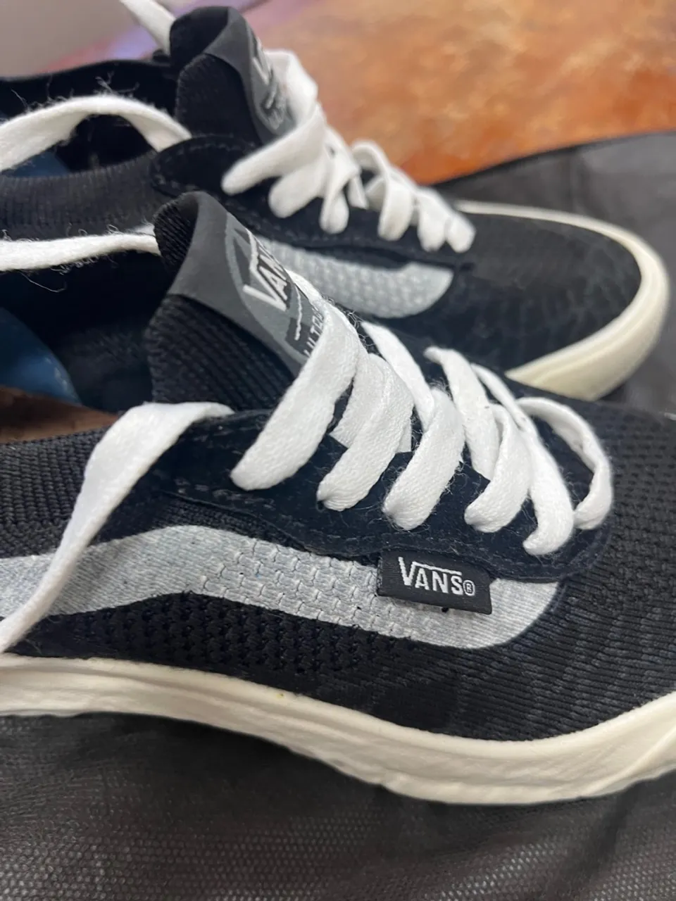 Tênis Vans Ultrarange EXO Preto e Branco