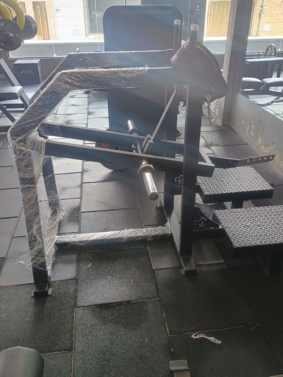 Belt squat agachamento sumô