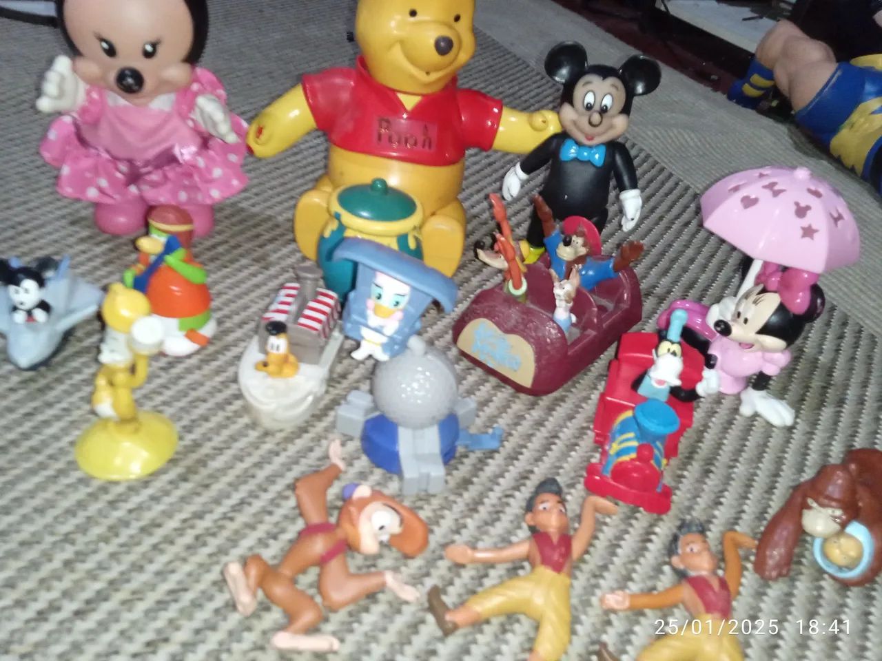 Personagens da Disney. Kit com 15 peças  - Foto 4