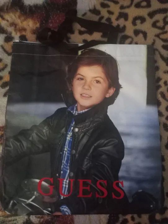 Bolsa de ombro marca Guess 