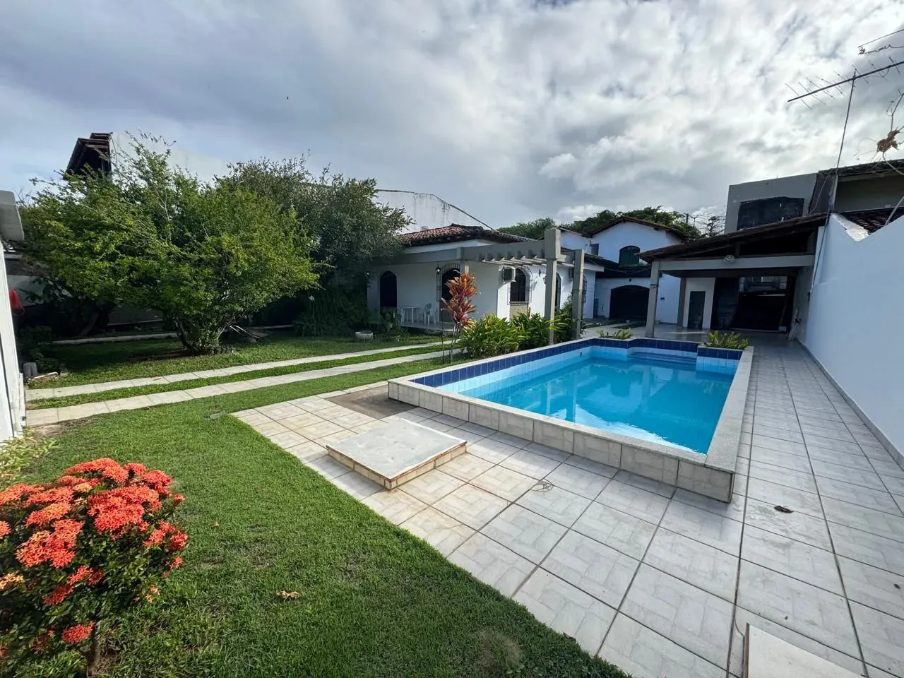 Casa para locação com piscina