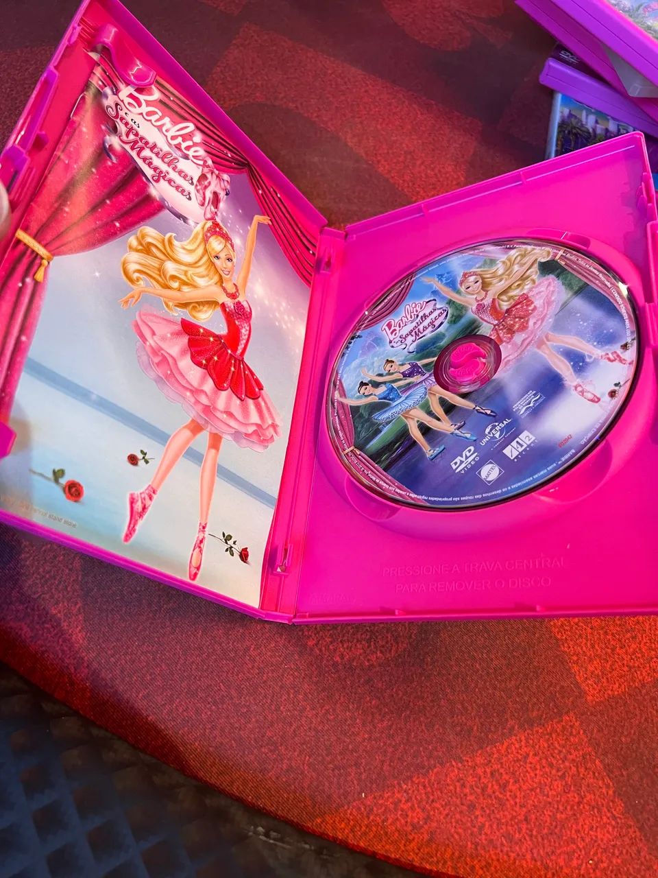 Barbie dvd sapatilhas mágicas . - Foto 2
