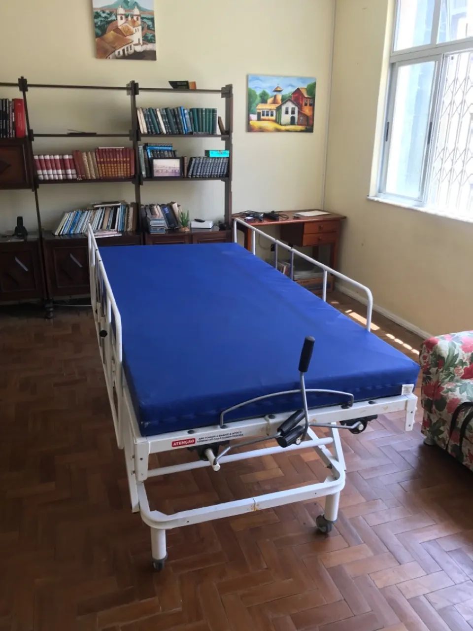 Cama Hospitalar Manual com Grades Laterais - Foto 2