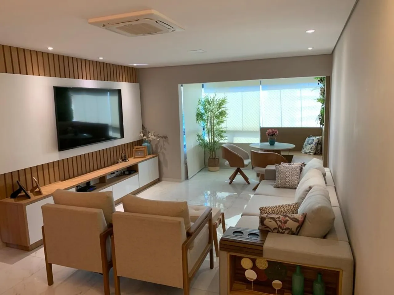 VENDO APARTAMENTO NO PARNAMIRIM COM UMA LOCALIZACAO PRIVILEGIADA