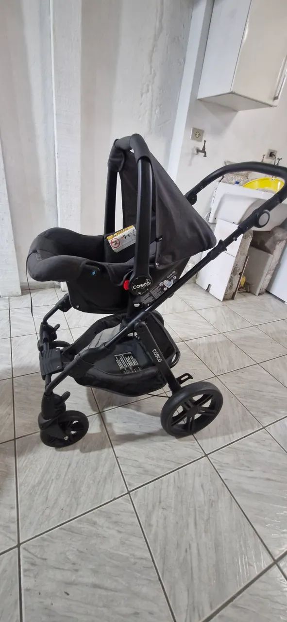 Carrinho de bebê casco Moisés 