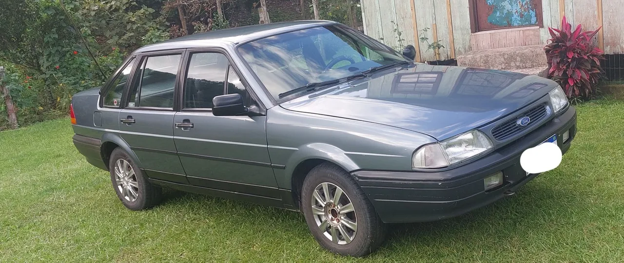 Ford Versailles
